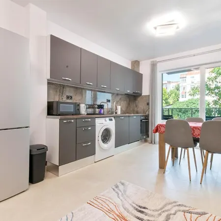 Cozy 2bd In Пловдив
