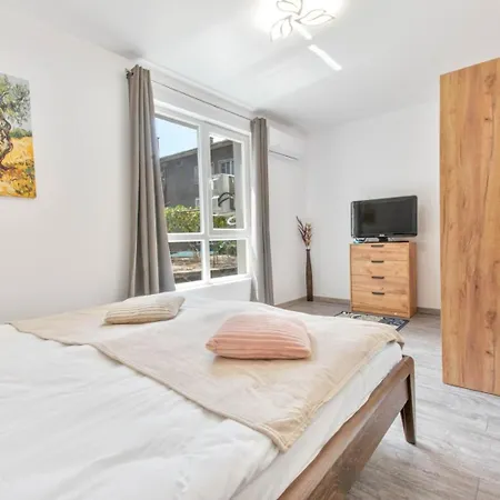 Cozy 2bd In Пловдив